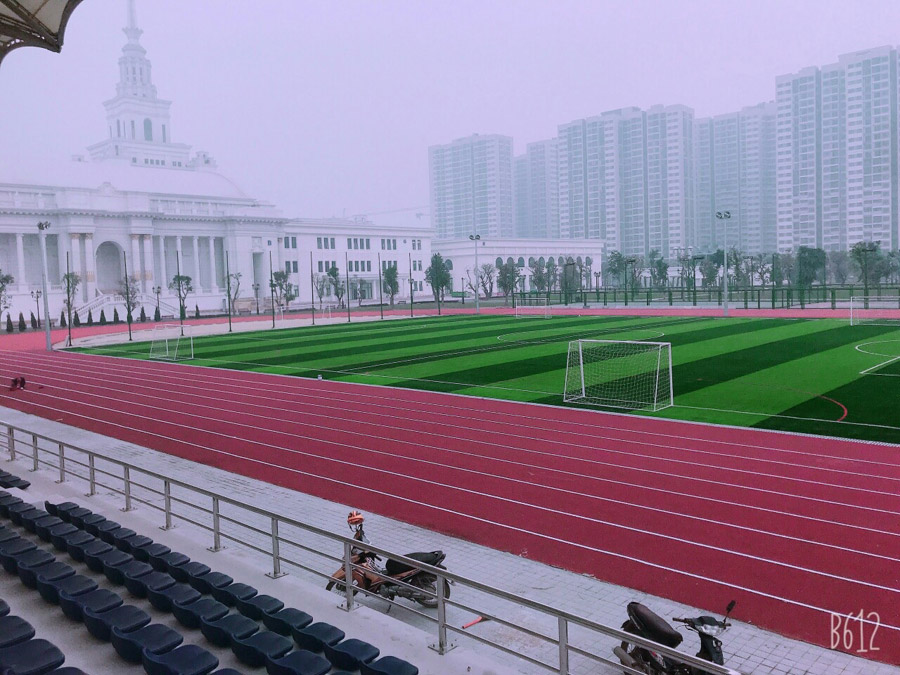 Công Trình Sân Bóng , Đường Chạy - Đại Học Quốc Tế Vinuni